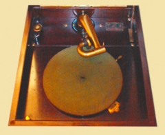 vic_111-turntable