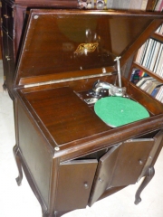 D-123 VV-210 Victrola 008